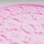 DUVO+ mata do lizania dla psa 15 × 15 cm – zabawka behawioralna różowa